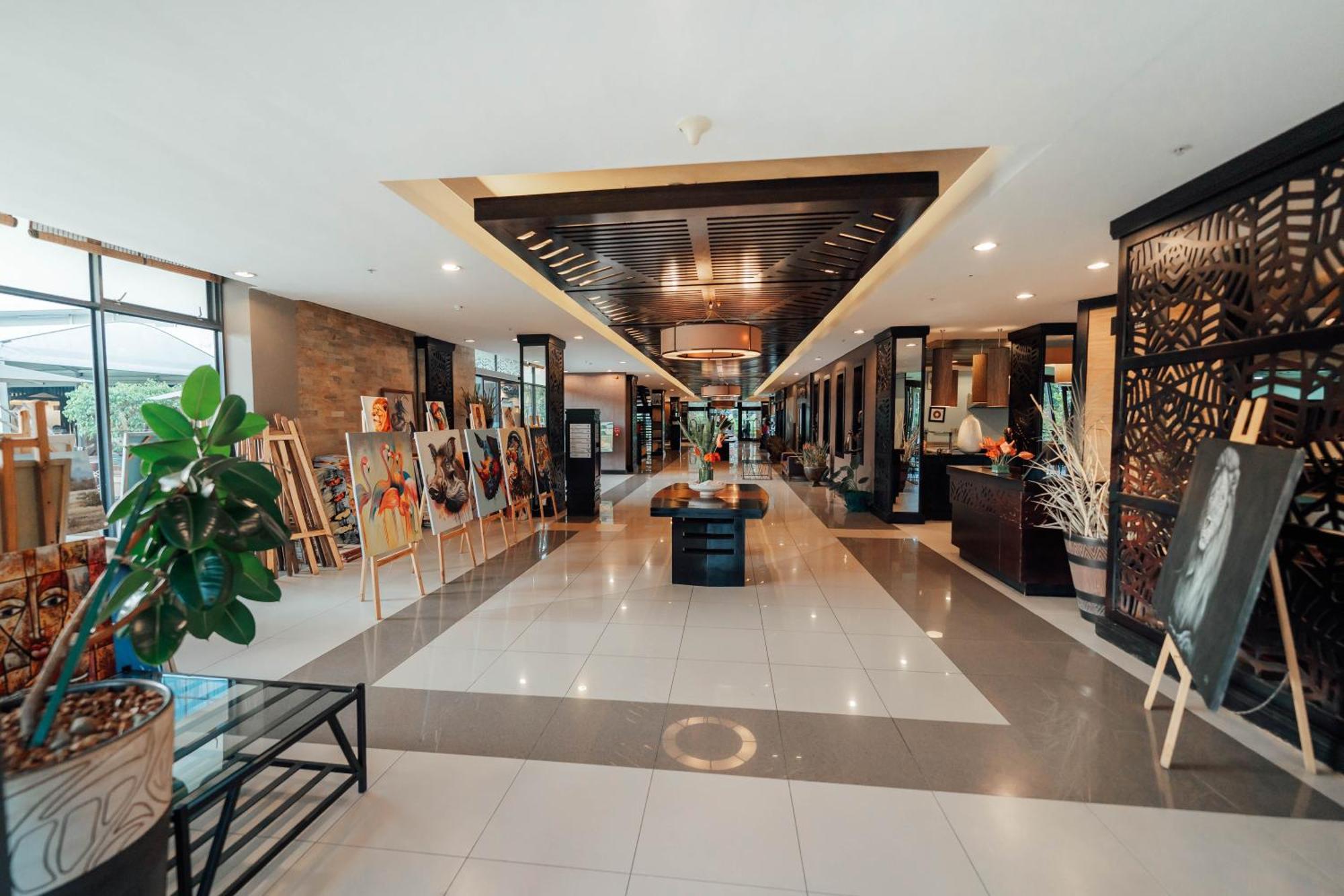 Mount Meru Hotel Arusha Bagian luar foto