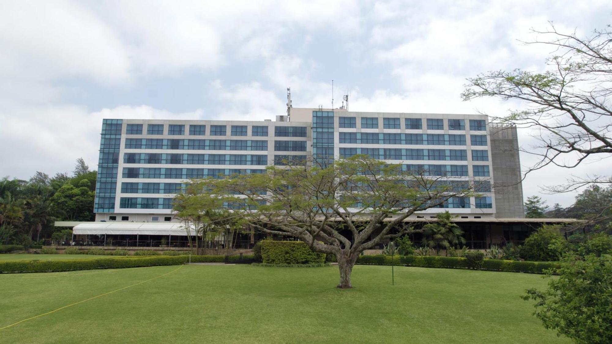 Mount Meru Hotel Arusha Bagian luar foto