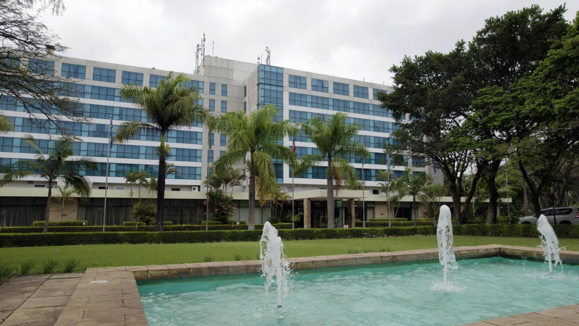 Mount Meru Hotel Arusha Bagian luar foto