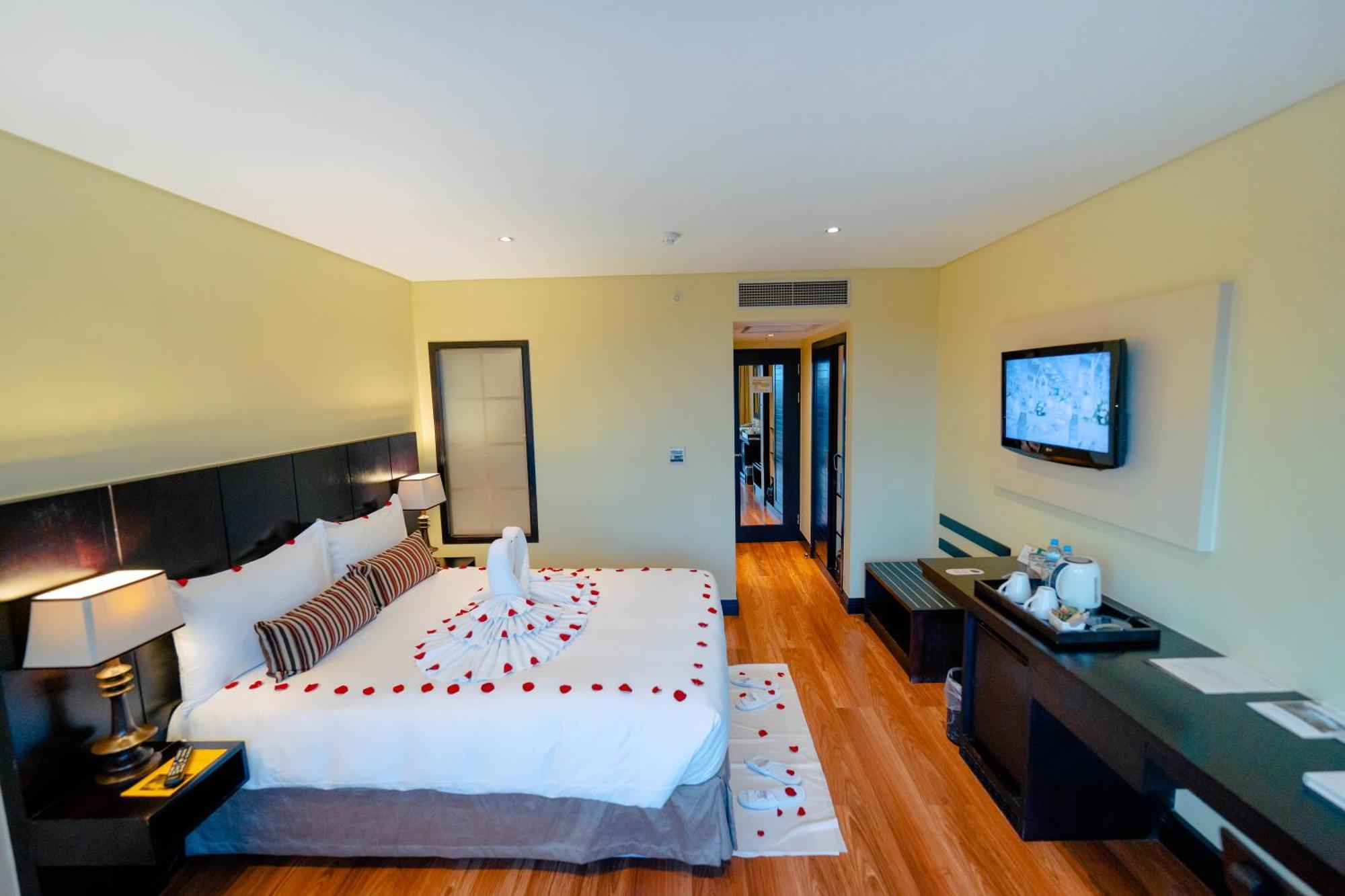 Mount Meru Hotel Arusha Bagian luar foto