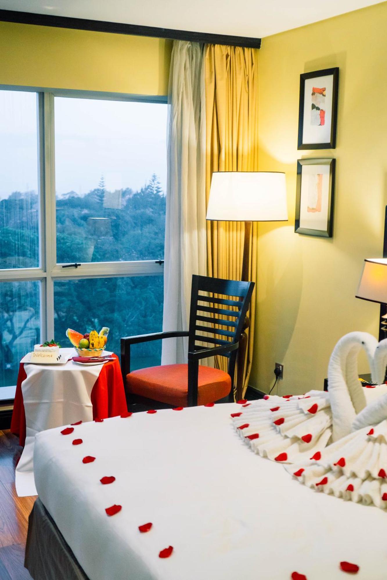 Mount Meru Hotel Arusha Bagian luar foto