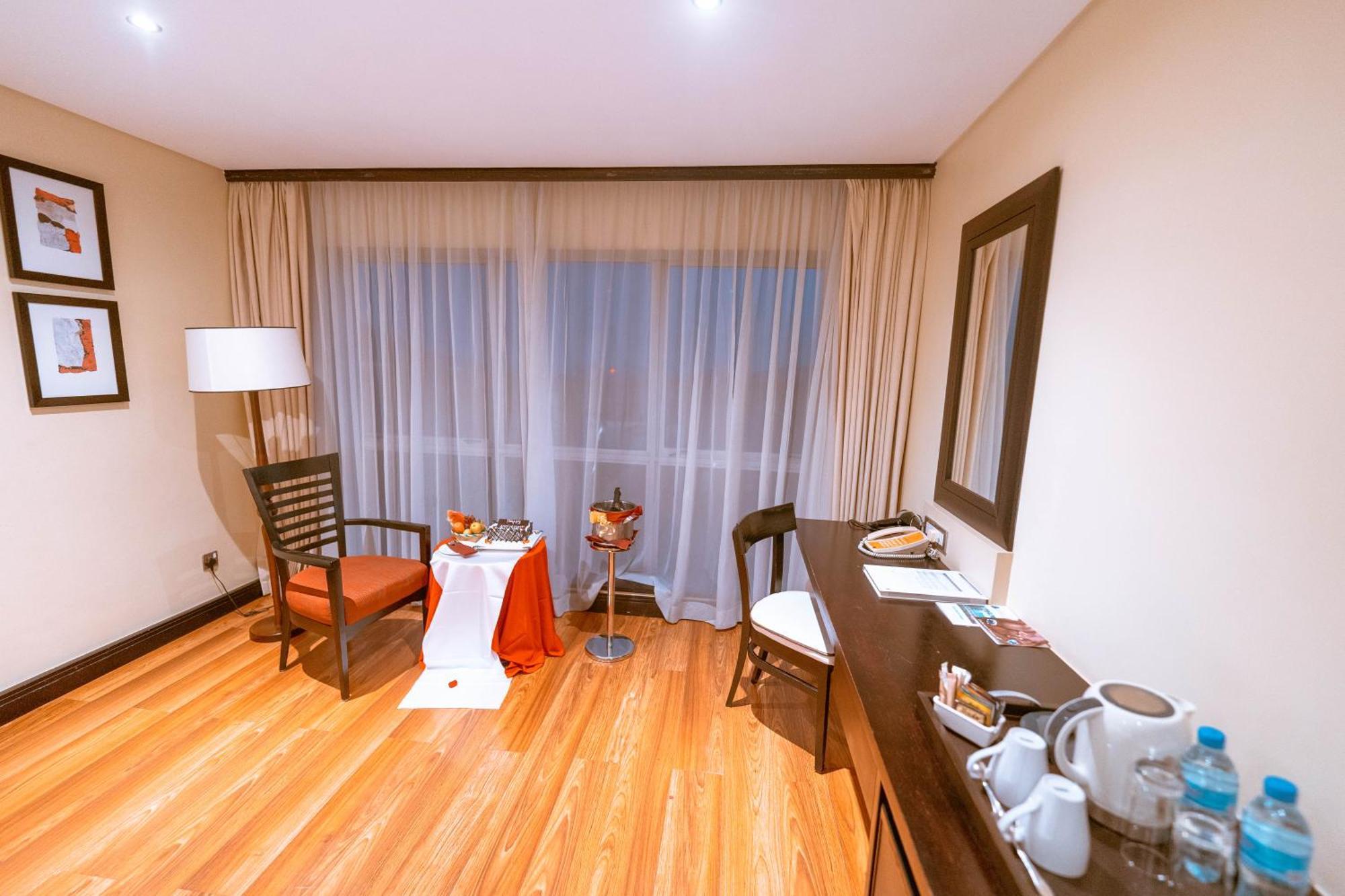 Mount Meru Hotel Arusha Bagian luar foto