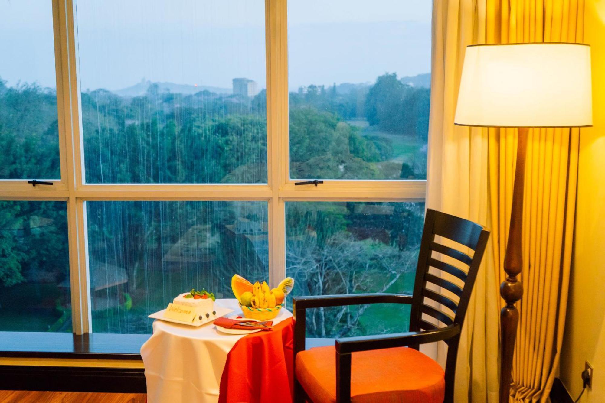 Mount Meru Hotel Arusha Bagian luar foto
